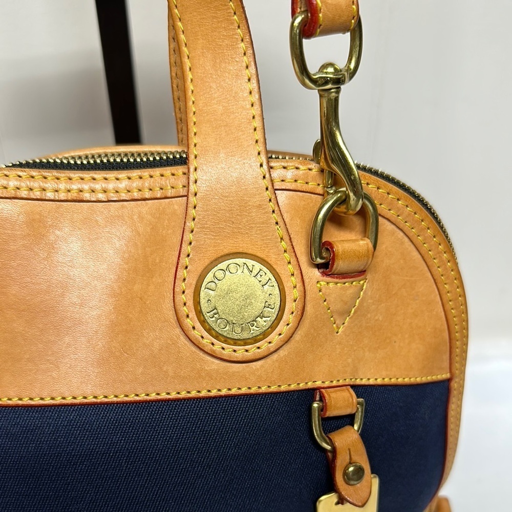 Vintage Dooney & Bourke Tan and Blue Satchel / Crossbody Dome bag - Picture 2 of 16